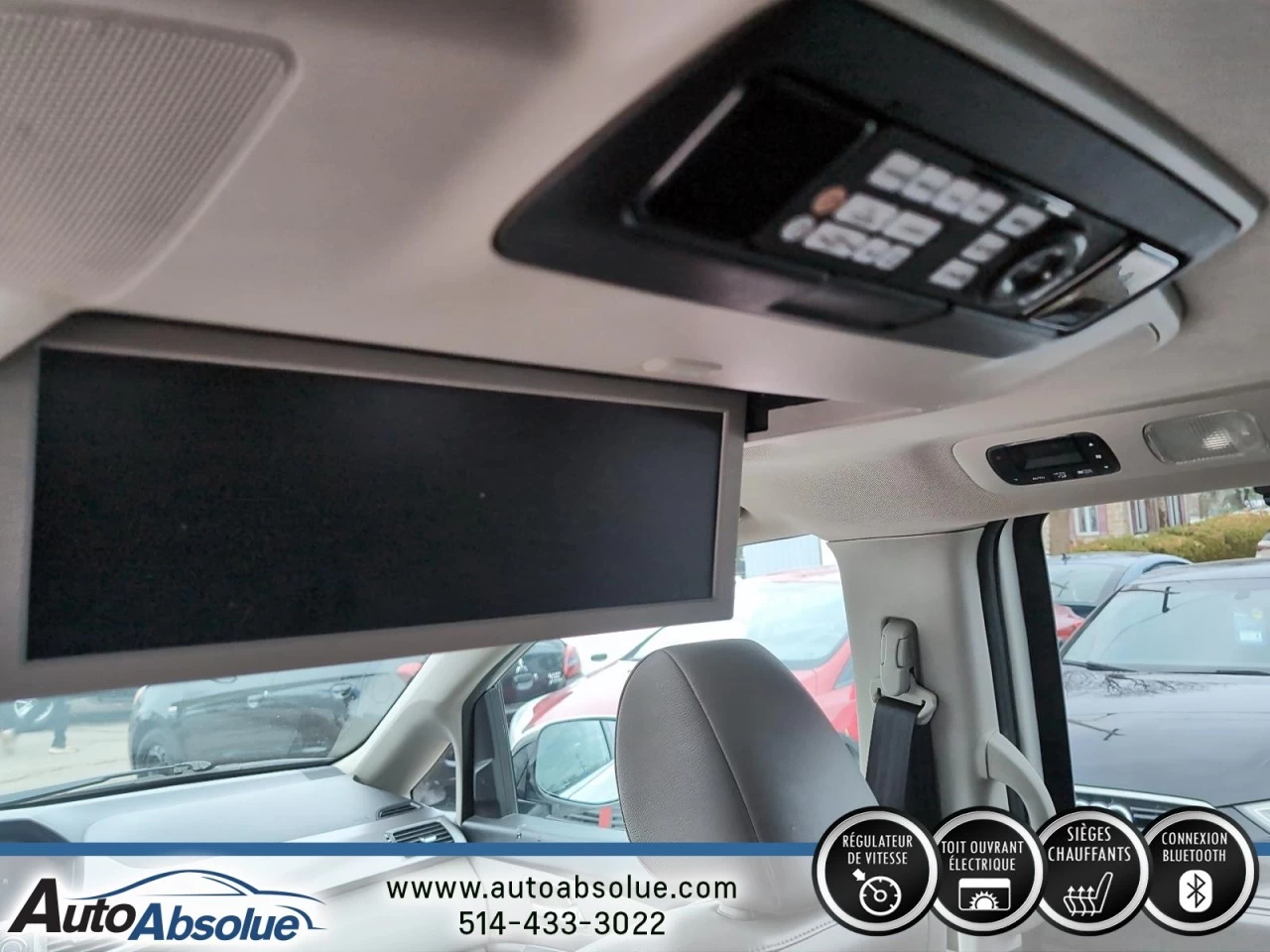 2015 Honda Odyssey Touring w/RES & Navi Image principale