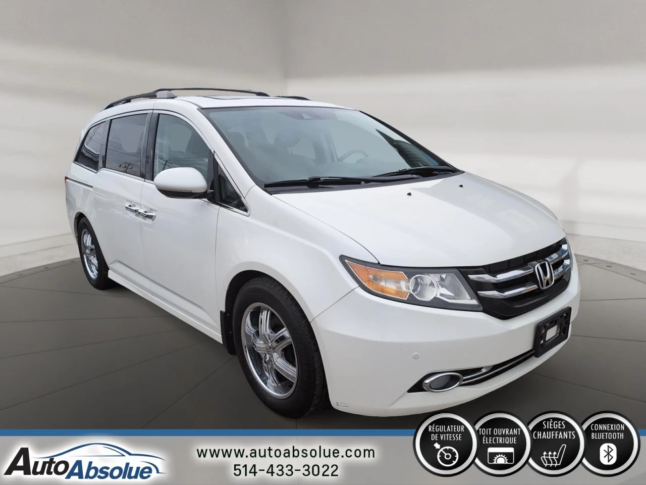 2015 Honda Odyssey Touring w/RES & Navi Image principale