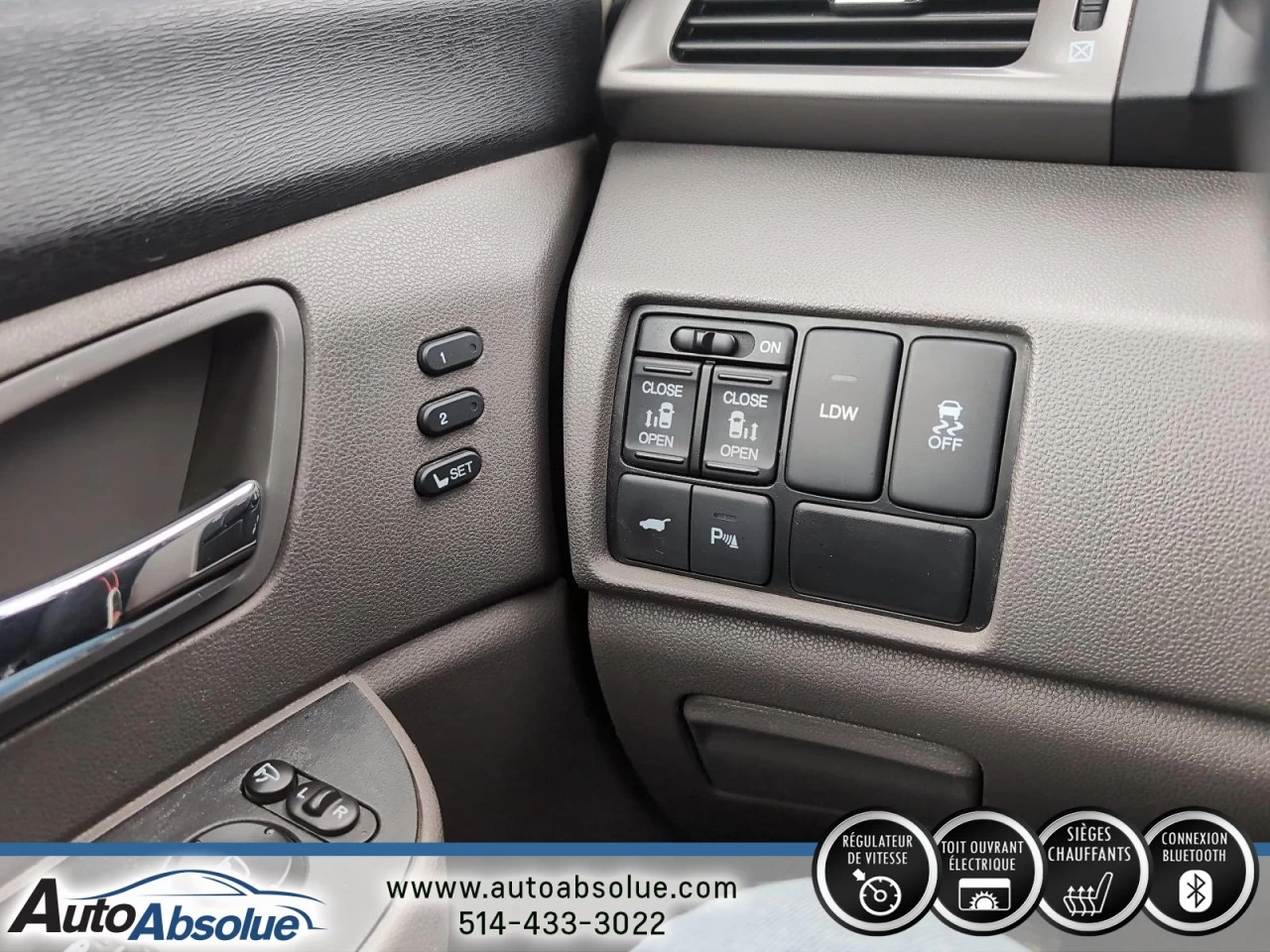 2015 Honda Odyssey Touring w/RES & Navi Image principale