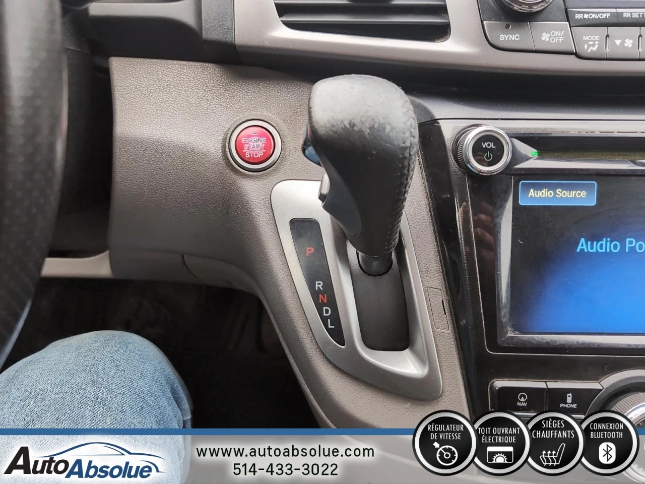 2015 Honda Odyssey Touring w/RES & Navi Image principale