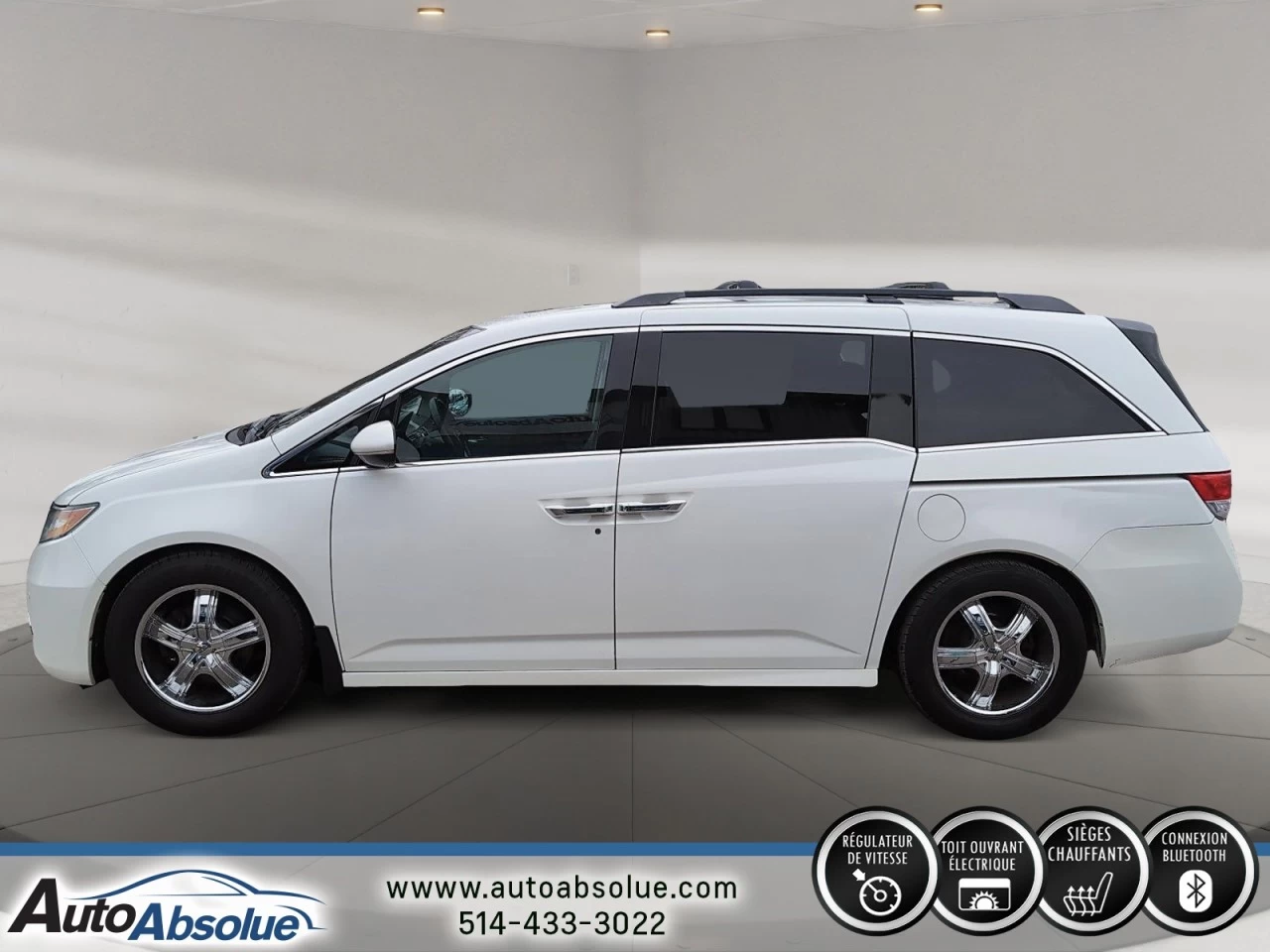 2015 Honda Odyssey Touring w/RES & Navi Image principale