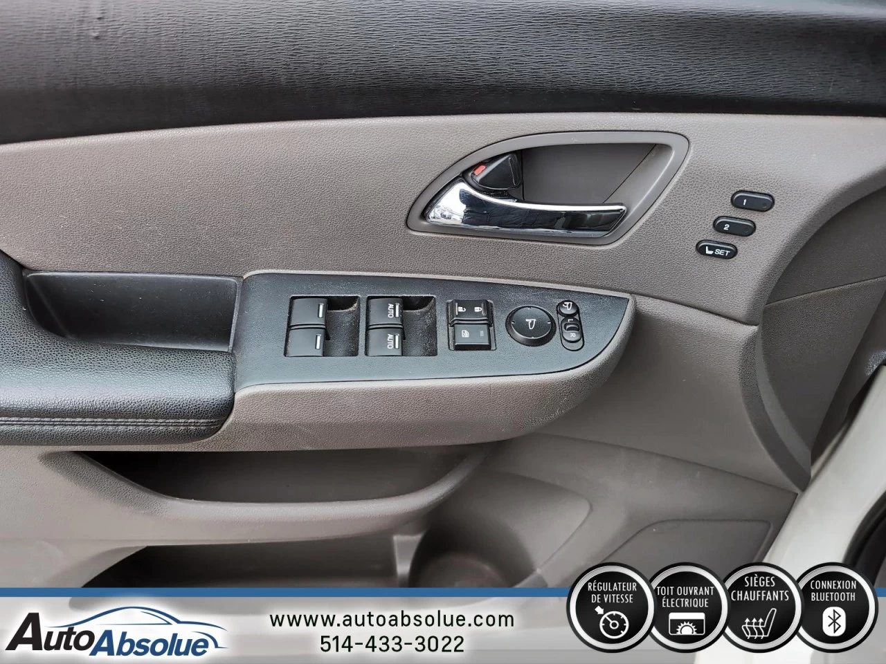 2015 Honda Odyssey Touring w/RES & Navi Image principale