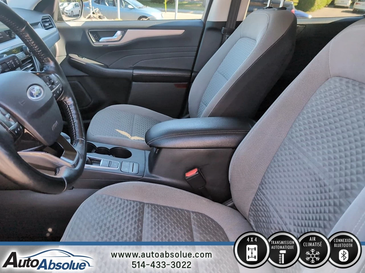 2021 Ford Escape SE Image principale