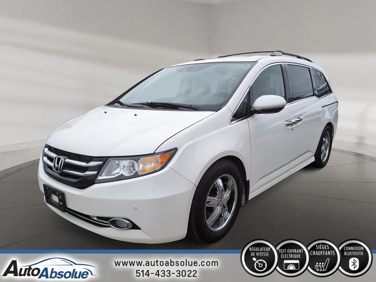 2015 Honda Odyssey Touring w/RES & Navi Image principale