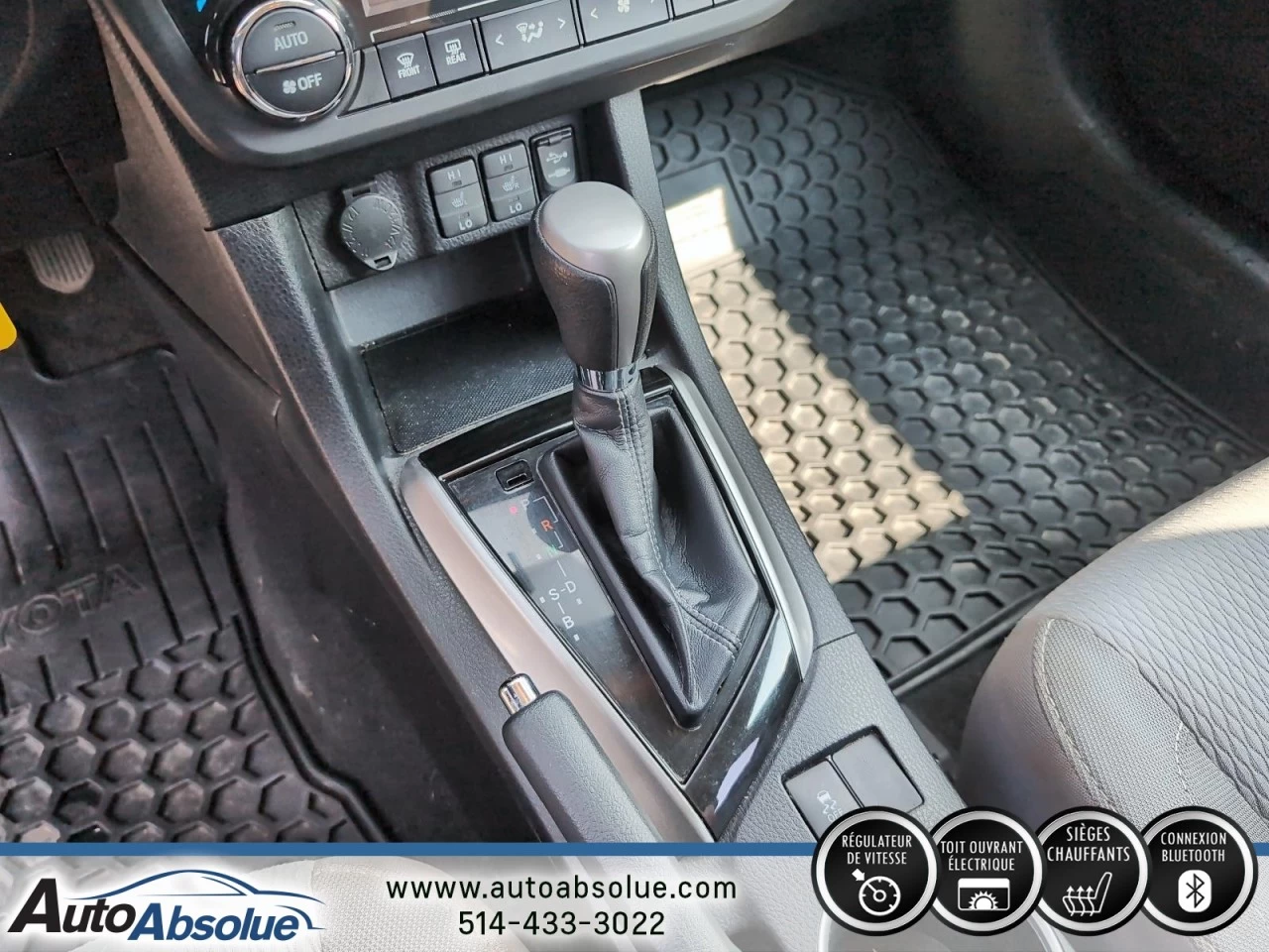 2015 Toyota Corolla LE Image principale