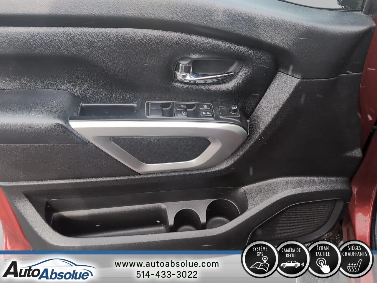 2017 Nissan Titan SV 4x4 Image principale