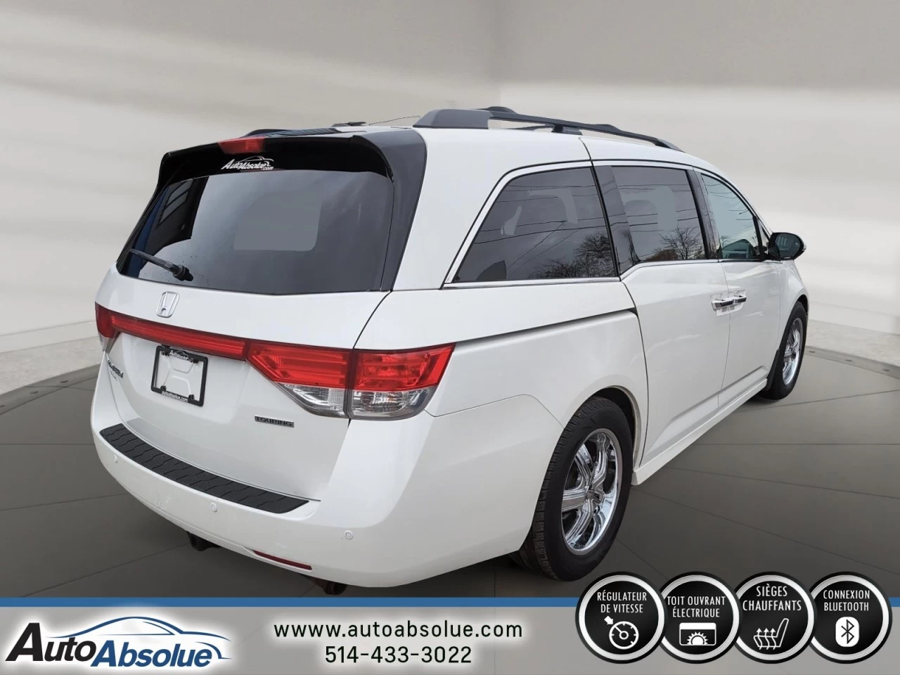 2015 Honda Odyssey Touring w/RES & Navi Image principale