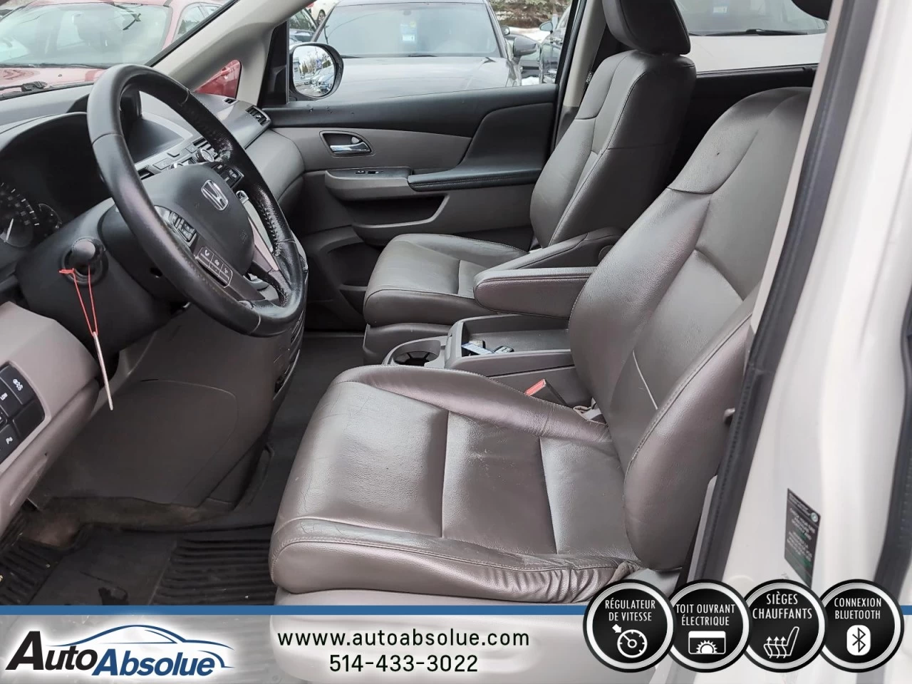 2015 Honda Odyssey Touring w/RES & Navi Image principale